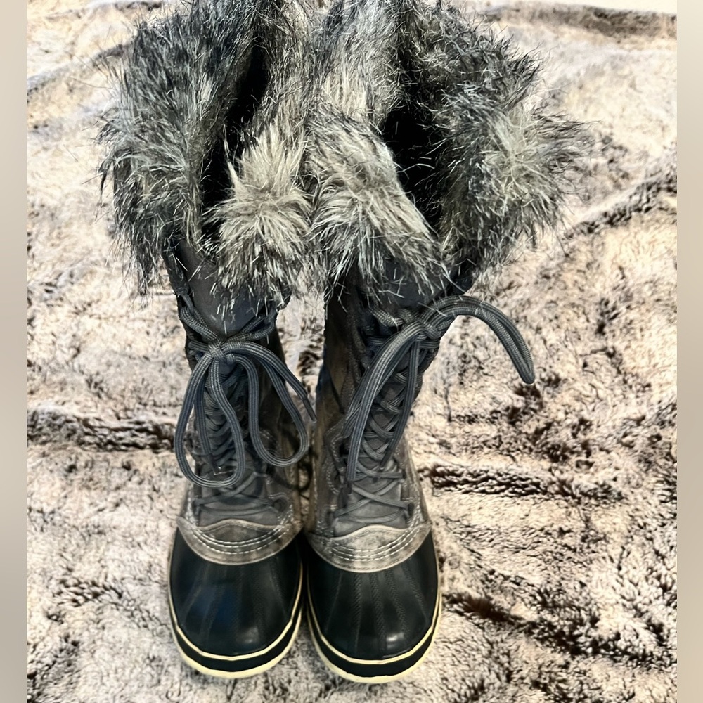 Women’s Sorel snowboots size 7